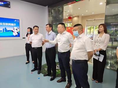 深化校企合作，書記校長攜手走訪企業(yè)推進職業(yè)技能培訓(xùn)